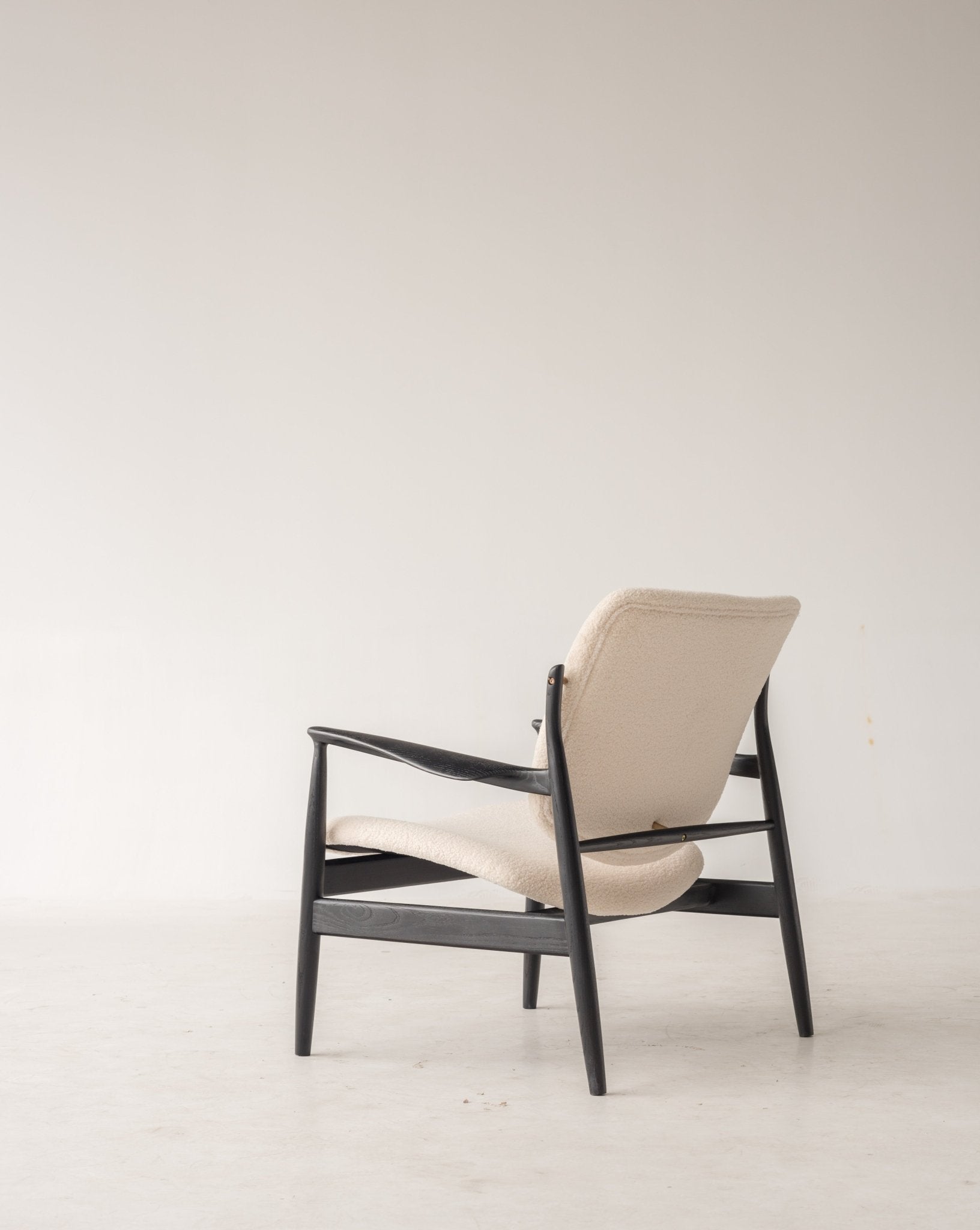 Curve Design Fabric Chair / カーブデザインファブリックチェア - YOLO