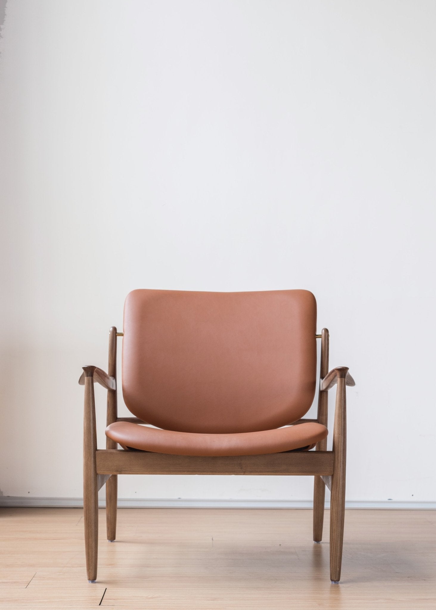 Curve design Leather Chair / カーブデザインレザーチェア - YOLO