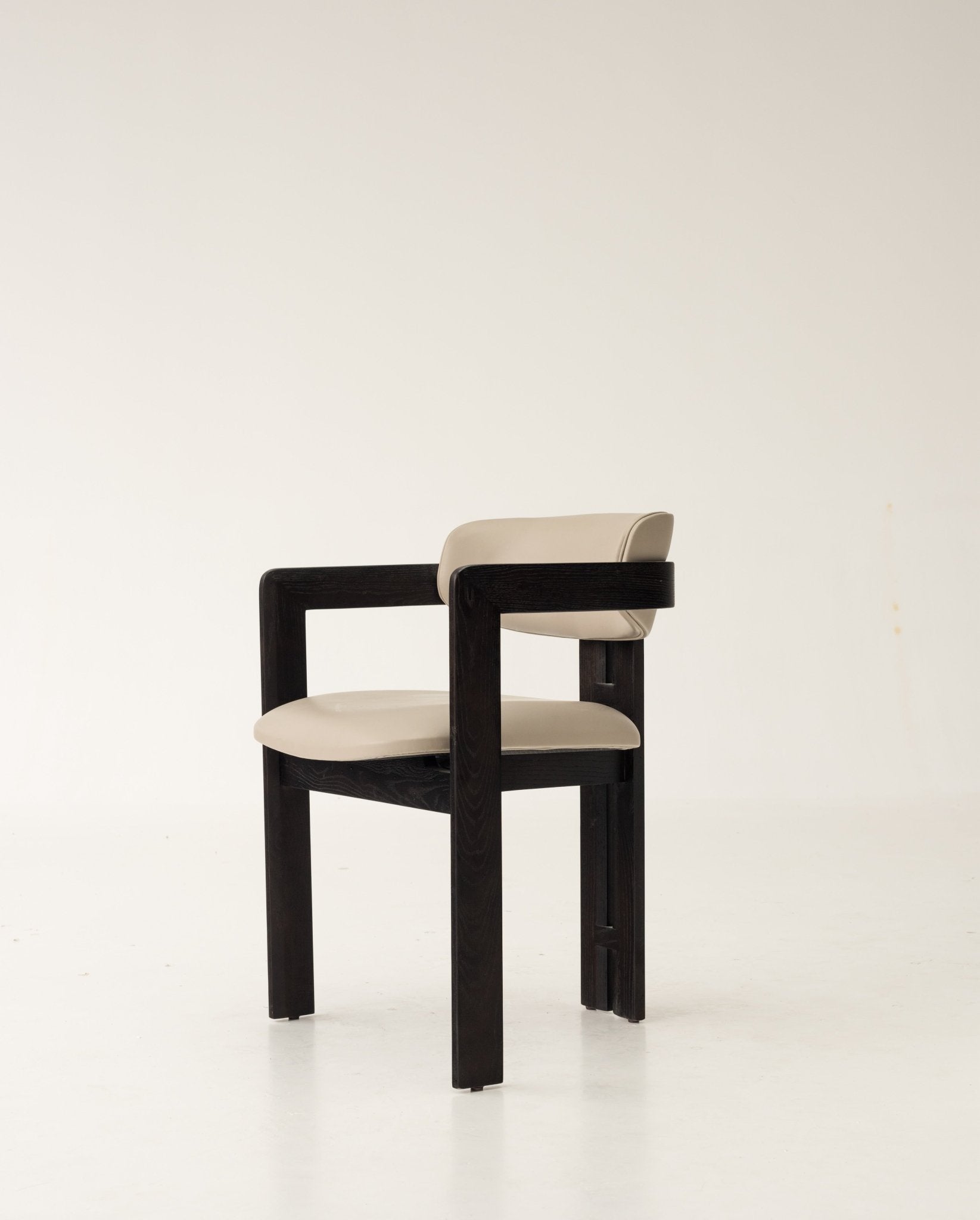 Curve Walnut Leather Dining Chair / カーブウォルナットレザーダイニングチェア - YOLO