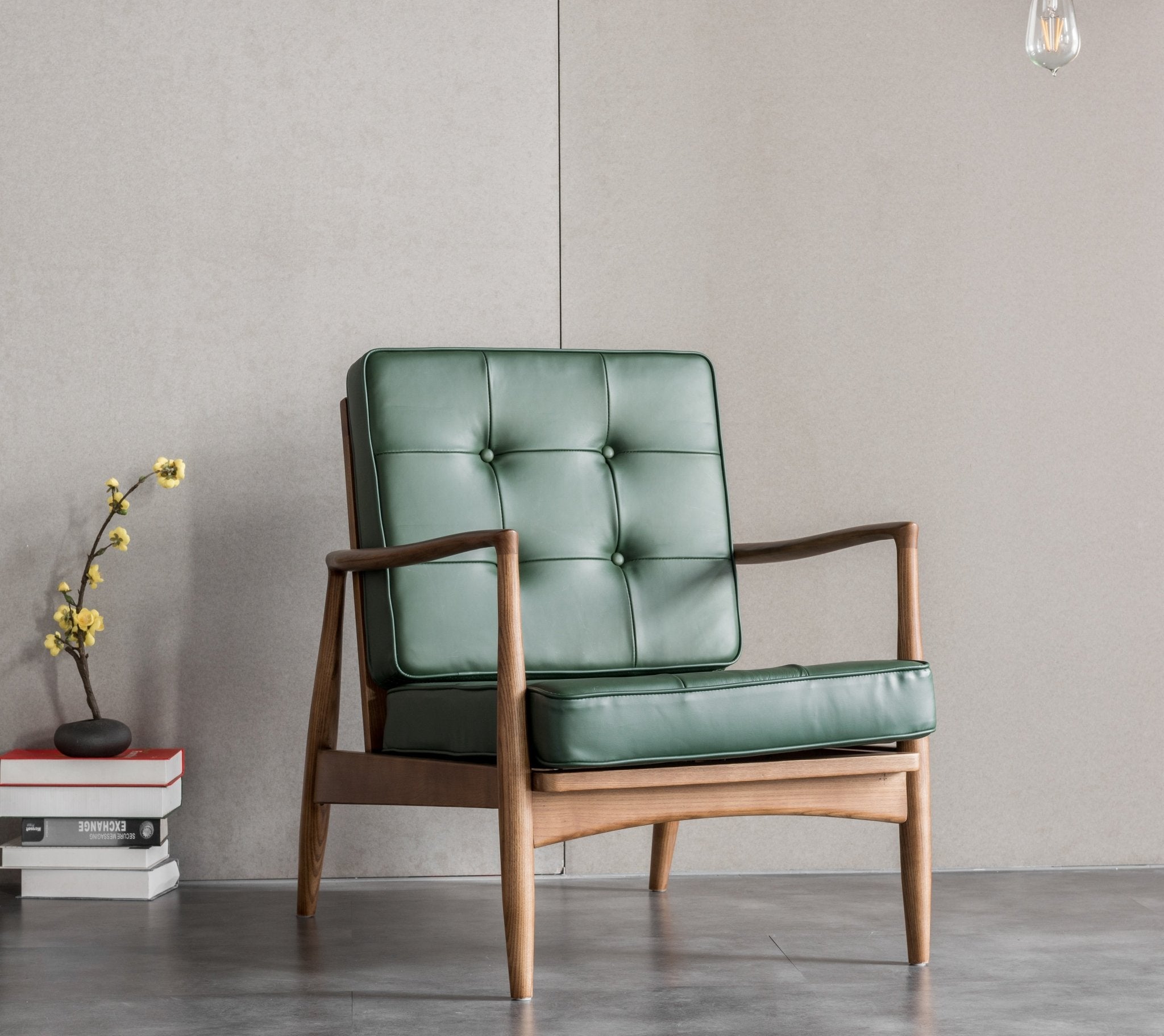 Modern Leather Chair / モダンレザーチェア - YOLO