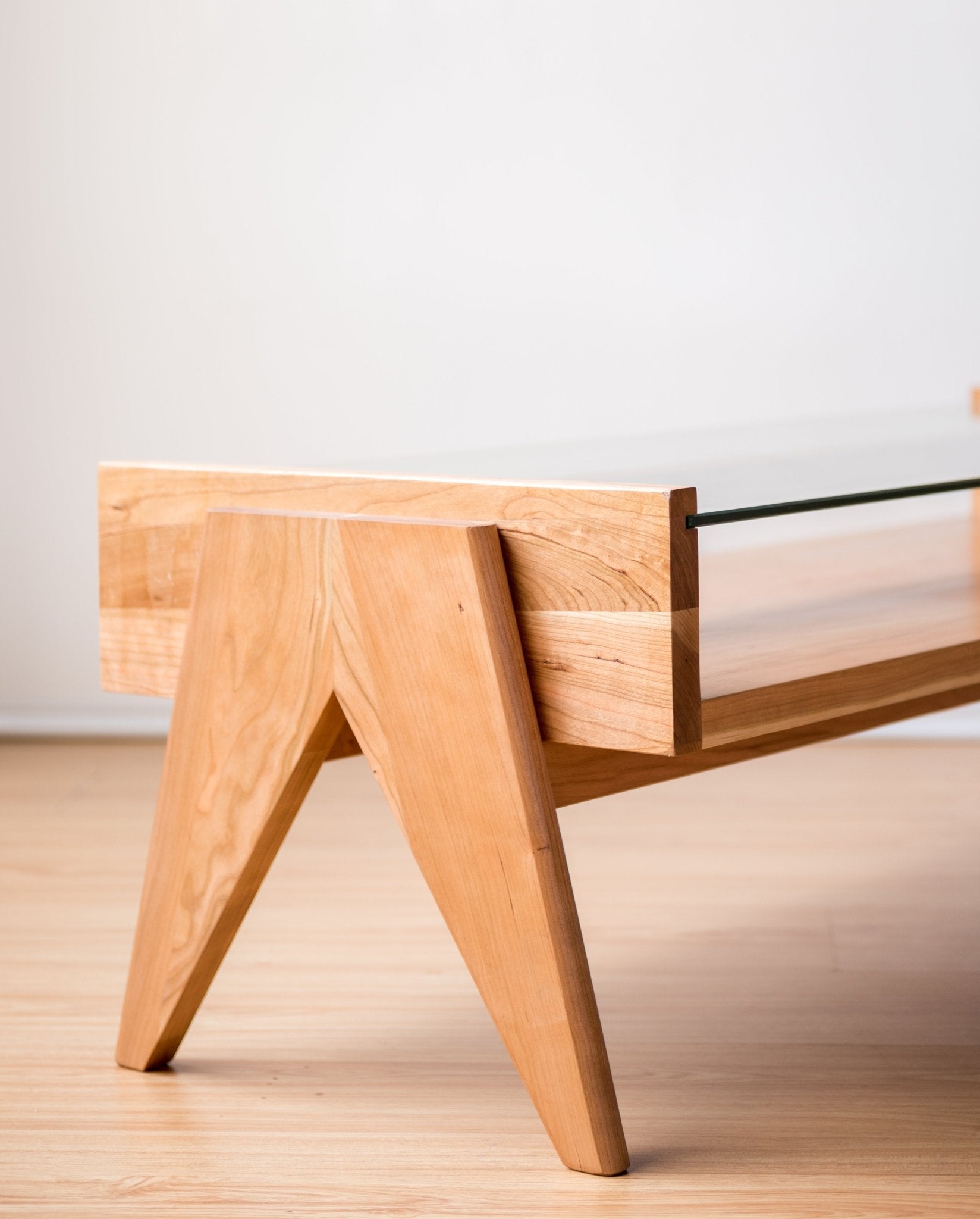 Vertical Coffee Table / バーチカルコーヒーテーブル - YOLO