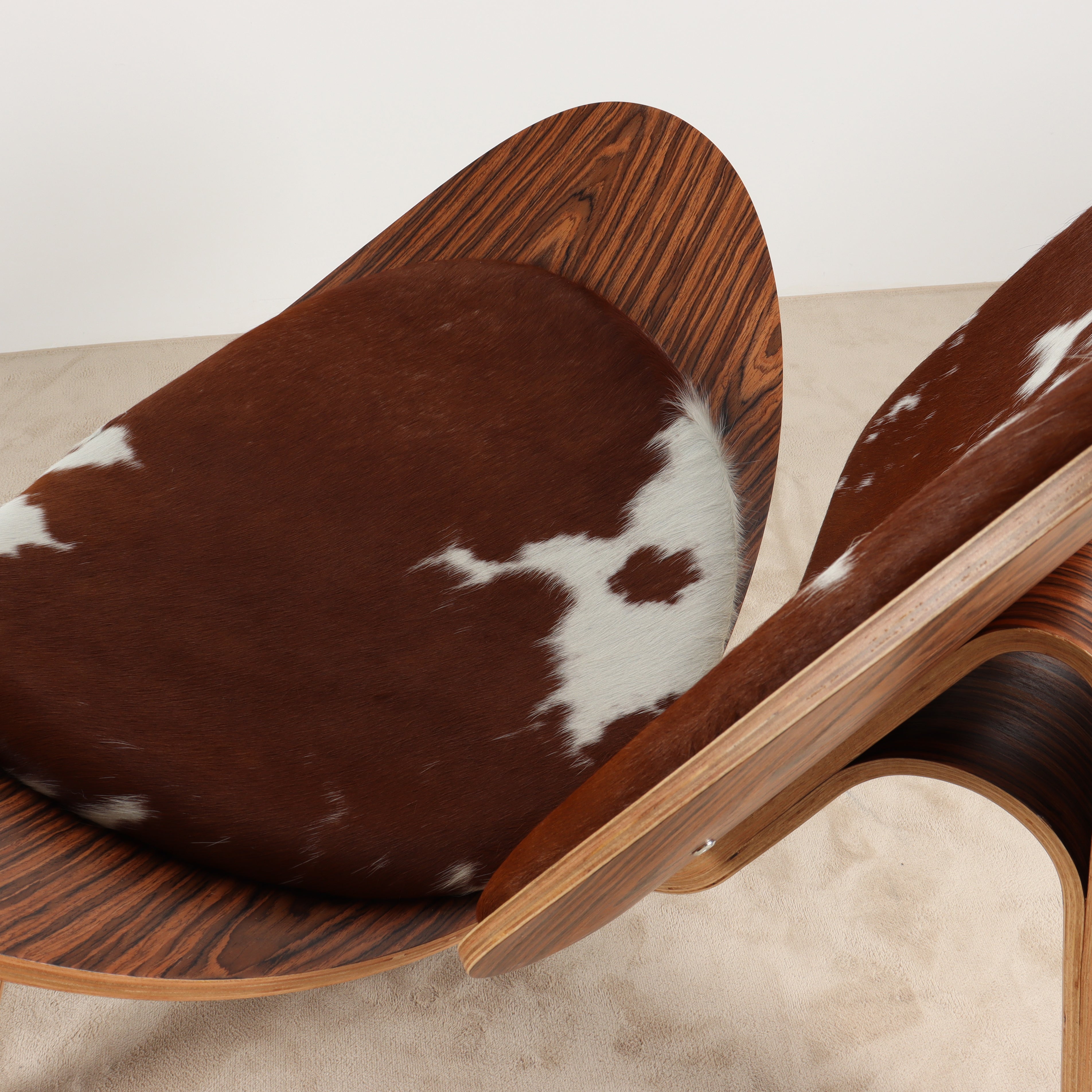 Cow Ark Lounge Chair / カウアークラウンジチェア